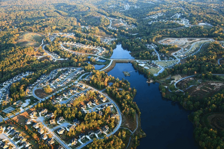 Aerial of Sterling on the Lake homes and lake