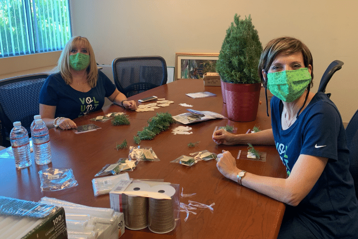 Two OneNewland Volunteers at Elizabeth Hospice in San Diego